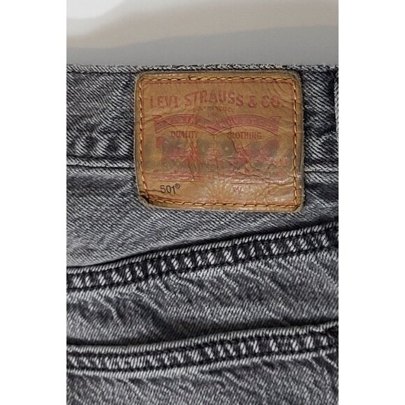 Levis 501 Womens Distressed Denim High-Waisted Button Fly Cutoff Shorts Size 26 - Picture 5 of 11